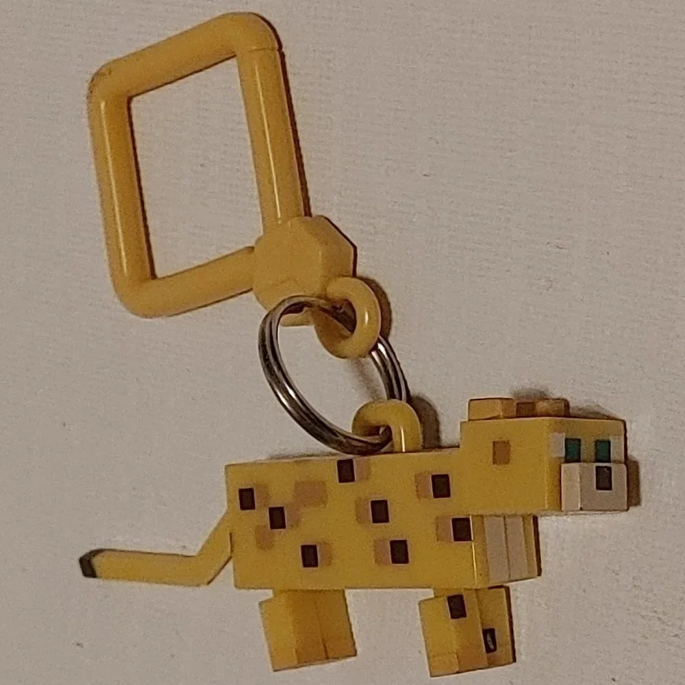 Minecraft Mini Figure Key Chain Ocelot - Picture 1 of 3